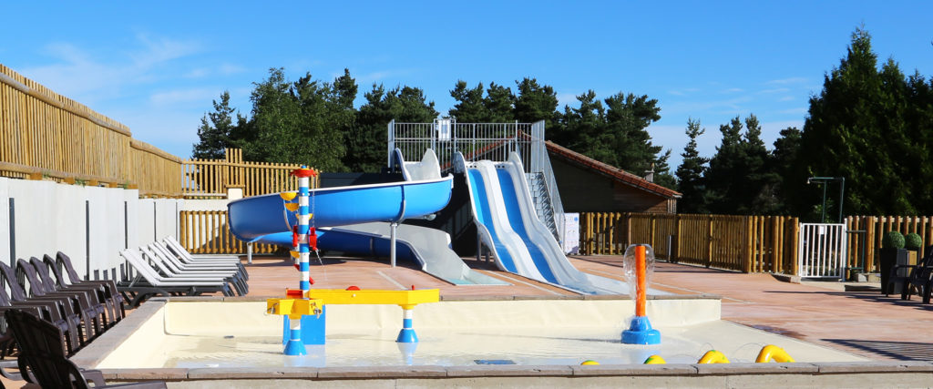 Parc aquatique au camping en Lozère