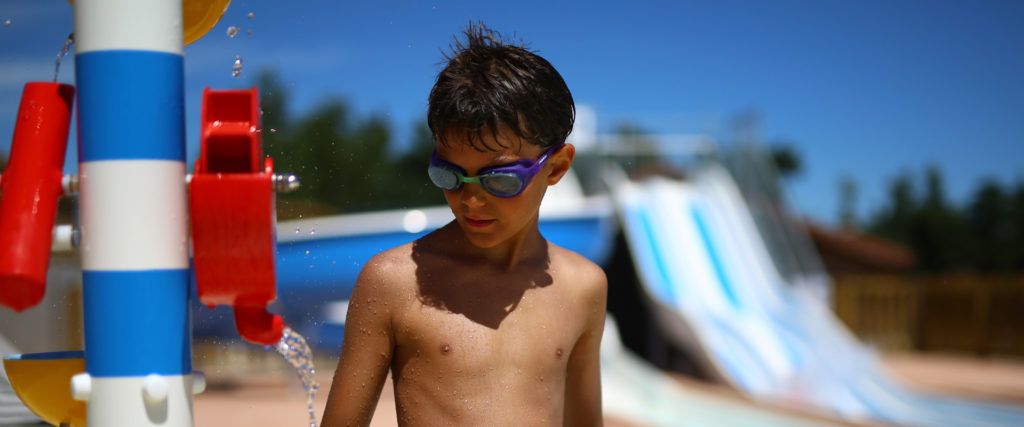 Parc aquatique, toboggans, jeux pour enfants… camping en Lozère