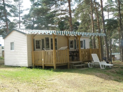 Mobil-home Colorado 2 chambres 29 m² pour 4 à 6 personnes au camping les sous bois du lac en Lozère