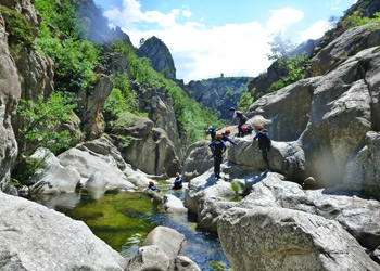 Canyoning en Lozère en eau vive